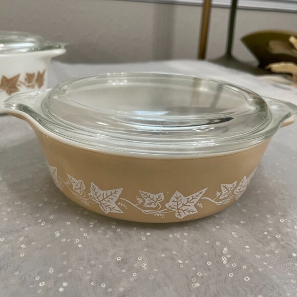 VTG Pyrex Set #472, Sandalwood, 1 1/2 Pt W/ Pyrex lid & #471, 1 Pt W/lid - Picture 2 of 12